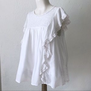 Wonderly baby doll top with flutter sleeves size M
